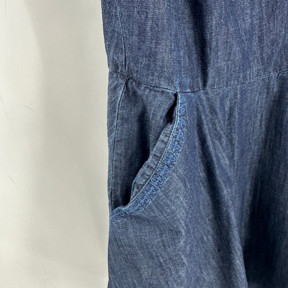 Vineyard Vines Blue Chambray Cotton V-Neck Sleeveless Fit & Flare Dress Size 4 - Picture 5 of 15